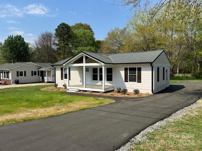 5317 Clearwater Lake Rd, Mount Holly, NC, 28120