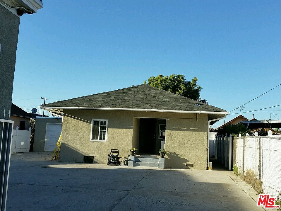 1st image of 1471 W 36th Pl