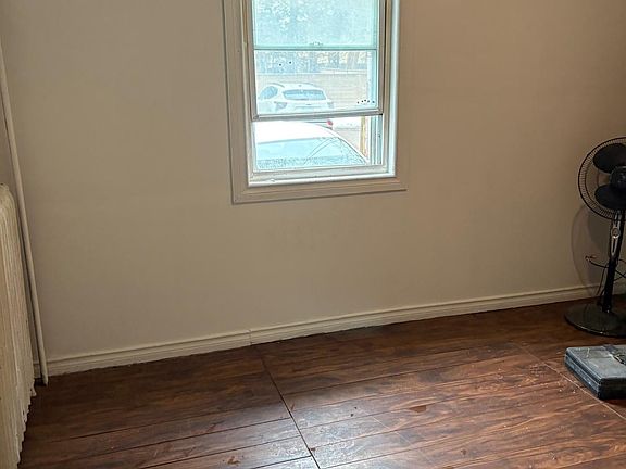 4th image of 467 Dundas St #3