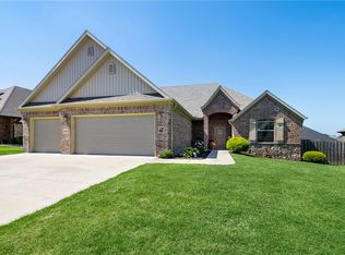 Abbey Ln, Centerton, AR 72719