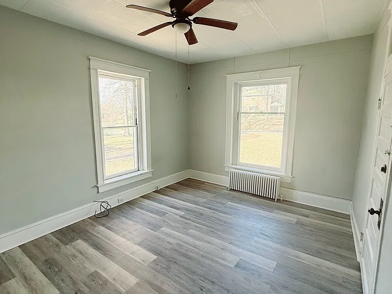612 E Church St — Photo 16