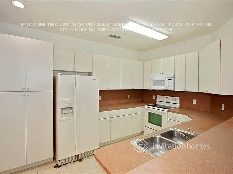 627 NE 35th Ave — Photo 6