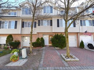 20 Poplar Ln, Staten Island, NY 10309