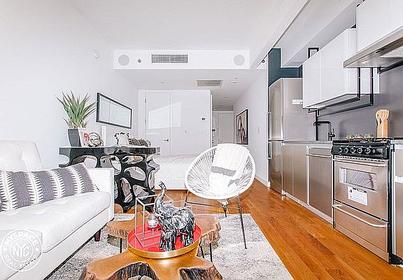 4th image of 123 Melrose St APT 530