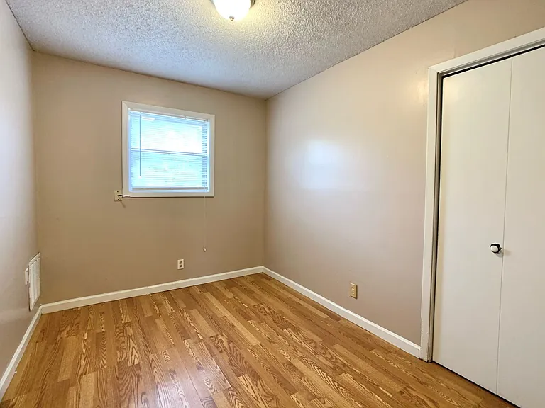 1304 Sunnyside Ave — Photo 6