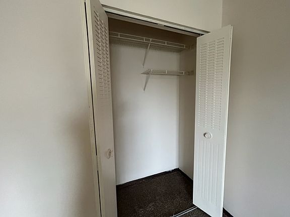 5th image of 5615 Aspen Dr #D
