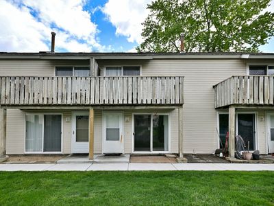 128 1/2 Cora Ave APT B, Fox Lake, IL, 60020