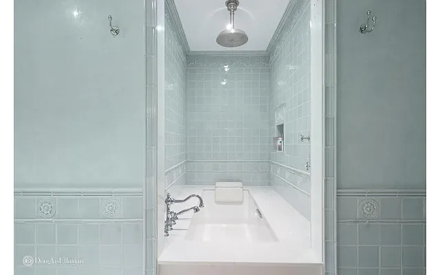 Rented by Douglas Elliman | media 15