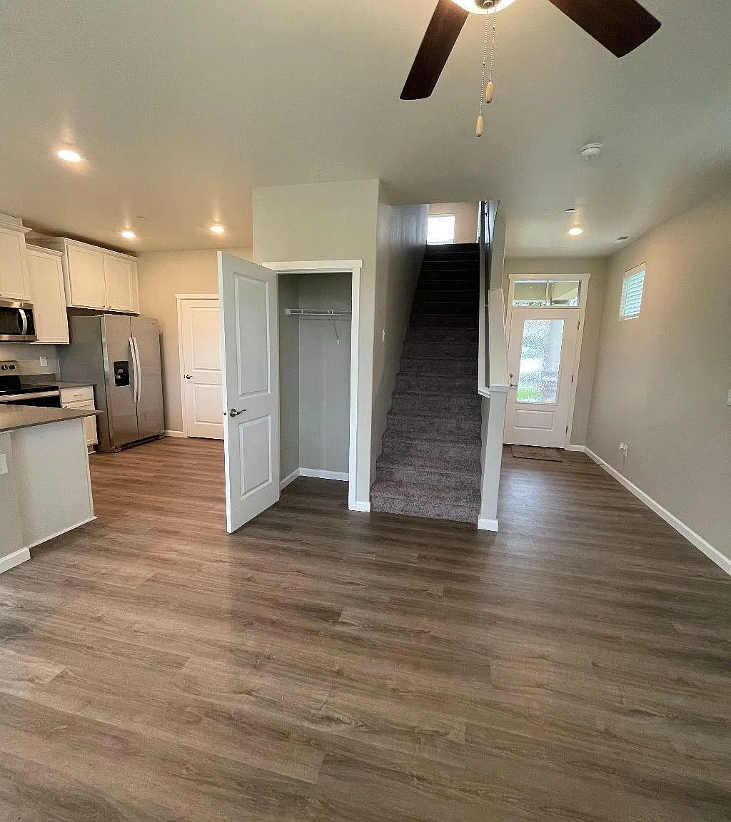 8810 E Gilman Ave — Photo 4
