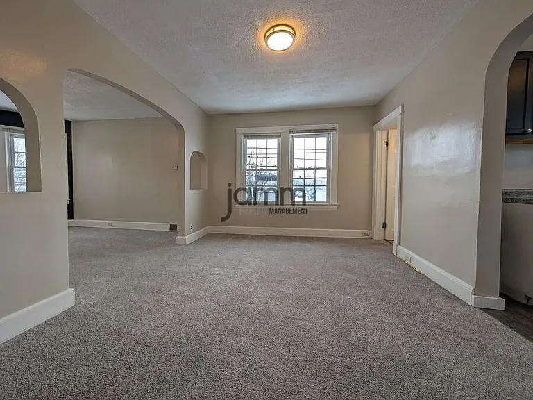 1476 W 107th St #1476 W 107TH UPPER — Photo 3