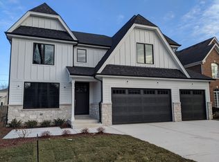 435 S Rex Blvd, Elmhurst, IL 60126