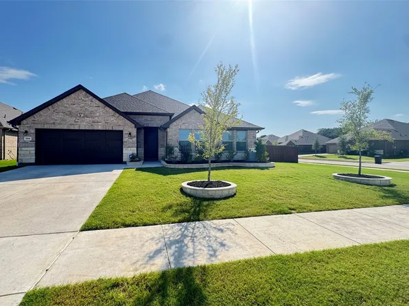 300 Libby Ln, Mansfield, TX 76063