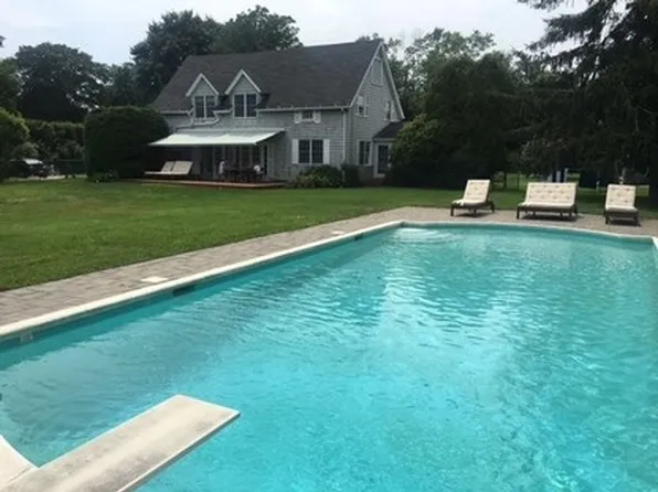 https://photos.zillowstatic.com/fp/bde8c2774c36dcb4d041ef3bb6570208-p_e.webp