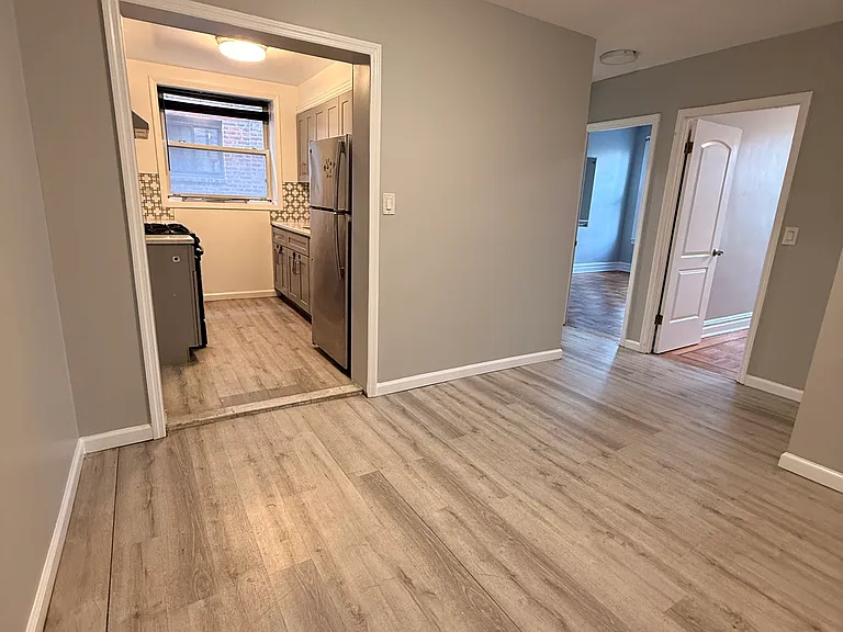 1958 Lurting Ave #1 — Photo 8