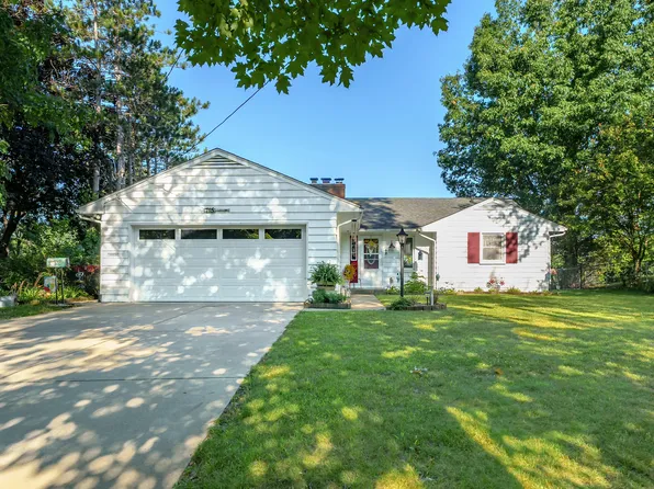 715 Keenway Cir, Kalamazoo, MI 49001