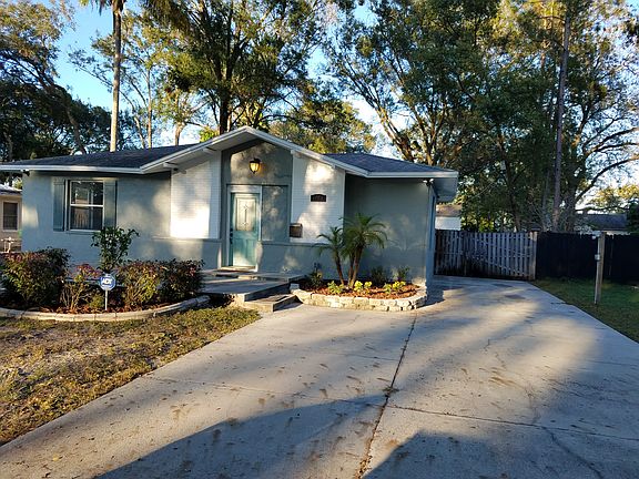 3rd image of 1011 W Berry Ave