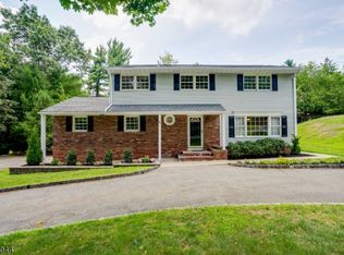 6 Wildwood Dr, North Caldwell, NJ 07006