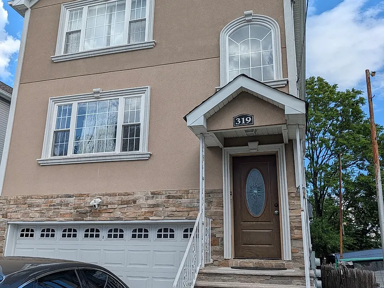 319 Sussex St #1 — Photo 1
