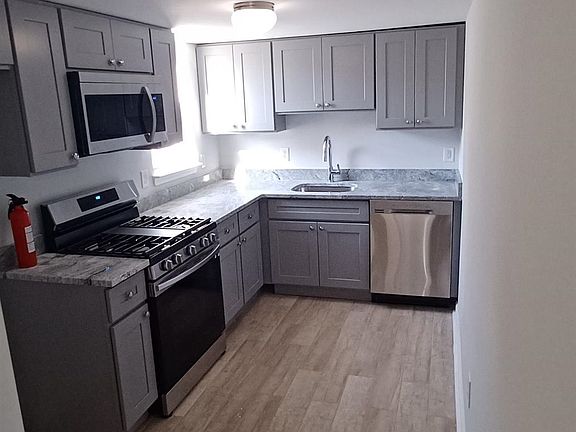 3rd image of 19-23 Victoria Ave #2