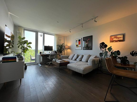2nd image of 812 Myrtle Ave #D5
