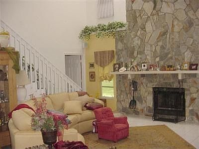 3rd image of 514 SE 32nd St