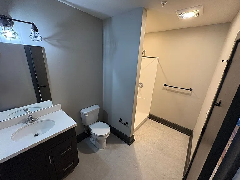 302 Commercial St — Photo 6