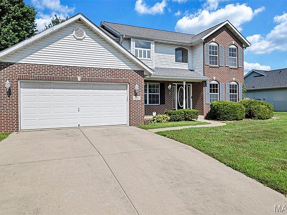 2nd image of 1319 Illini Dr