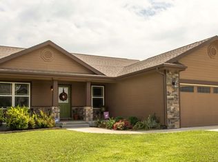 737 Leyden Ridge Cir, Manhattan, KS 66503