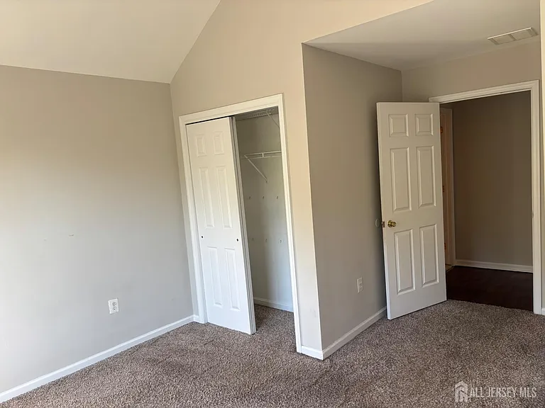 131 Murray Dr — Photo 21