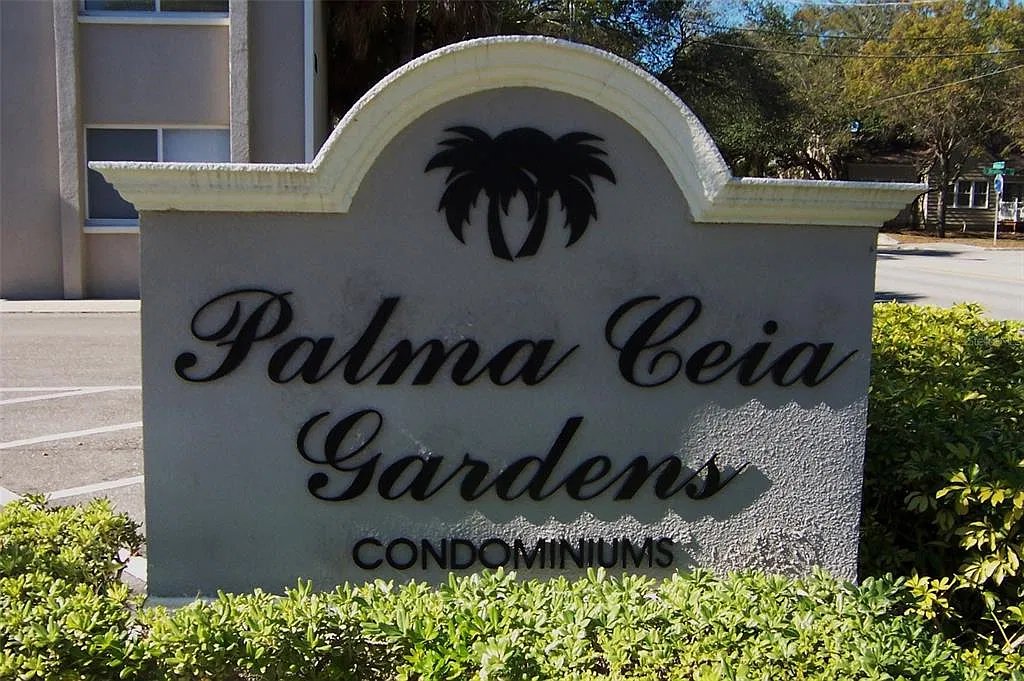 2 bed, 1.0 bath, 819 sqft, $1,600 — Photo 1