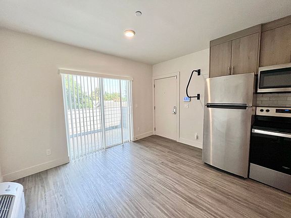 3rd image of 7240 N Saint Louis Ave #302