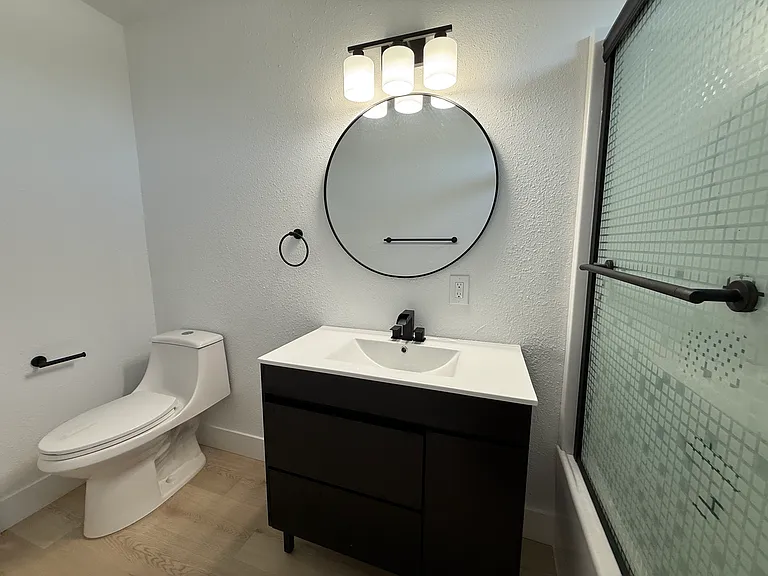 455 W Valencia Dr #D — Photo 17