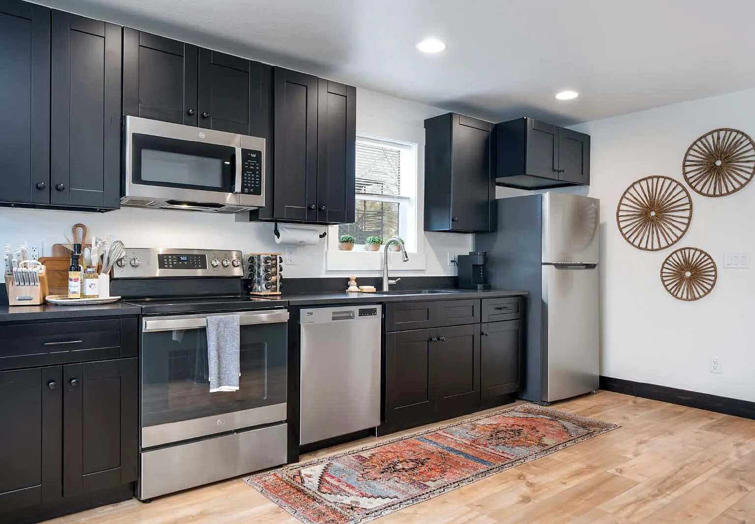 2 bed, 2.0 bath, 930 sqft, $2,200 — Photo 4