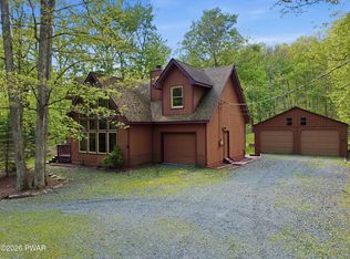 121 Dogwood Ln, Canadensis, PA 18325