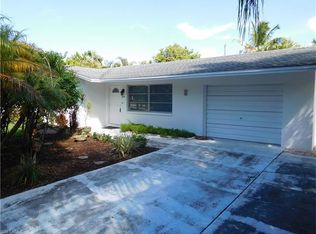 693 103rd Ave N, Naples, FL 34108
