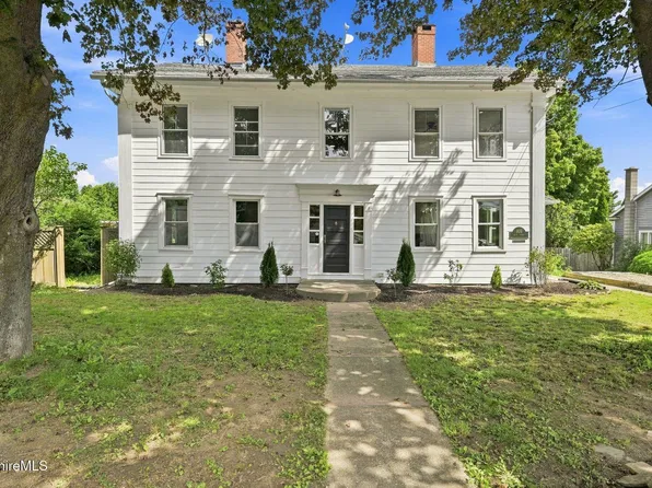 106 Main St, Blandford, MA 01008