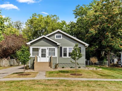 725 Locust St, Waukee, IA, 50263