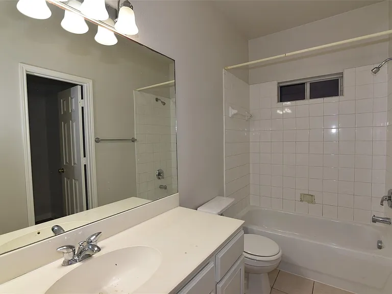 6807 Turtlewood Dr — Photo 14