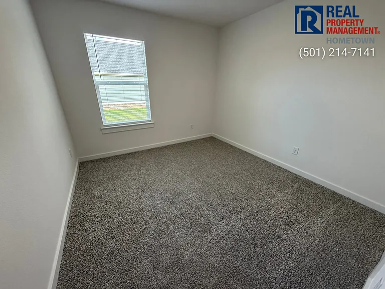 4340 Sloan Dr — Photo 11