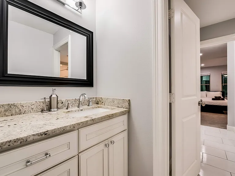 987 Little Den Dr — Photo 41