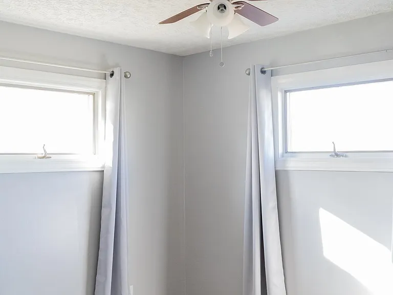 4340 Maplegrove Dr — Photo 15