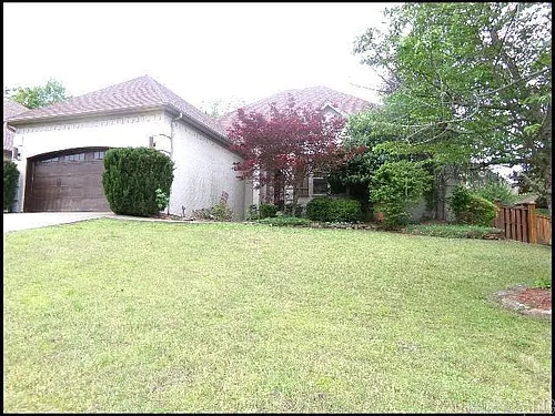 21 Commentry Dr Photo 1