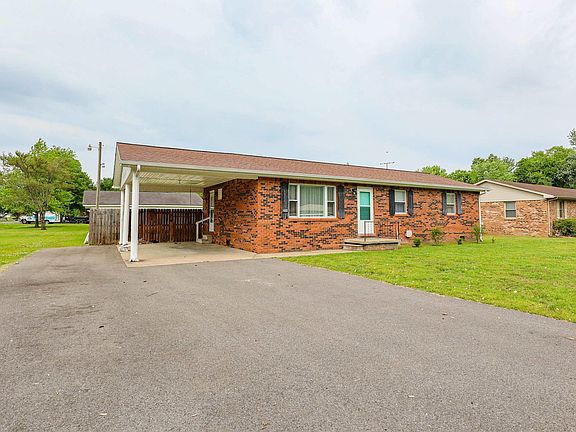 3rd image of 206 Faye Dr