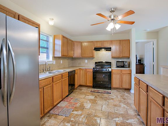 3rd image of 12909 Hazlewood Dr