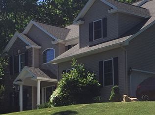 13 Seymour Dr, Saratoga Springs, NY 12866