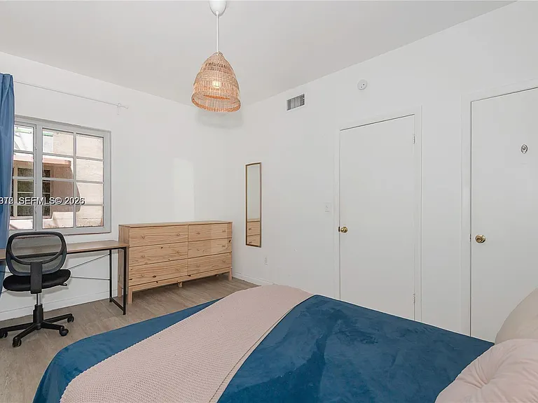 530 15th St #104 — Photo 13