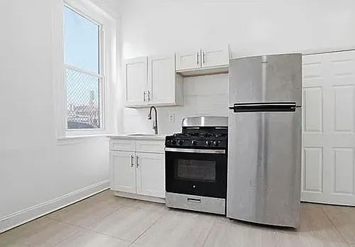 3462 N Front St #1 Photo 1