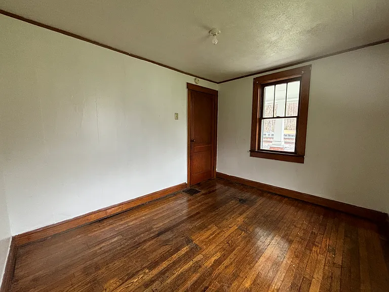 10217 Cumberland Rd — Photo 12