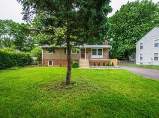 7607 Roanoke Ave, Annandale, VA 22003