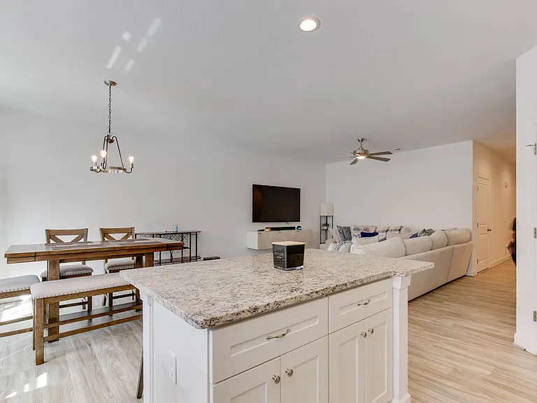 2416 Trafton Pl — Photo 22